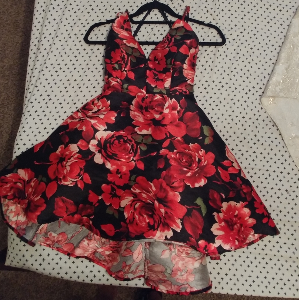 Beautiful floral prom dress.